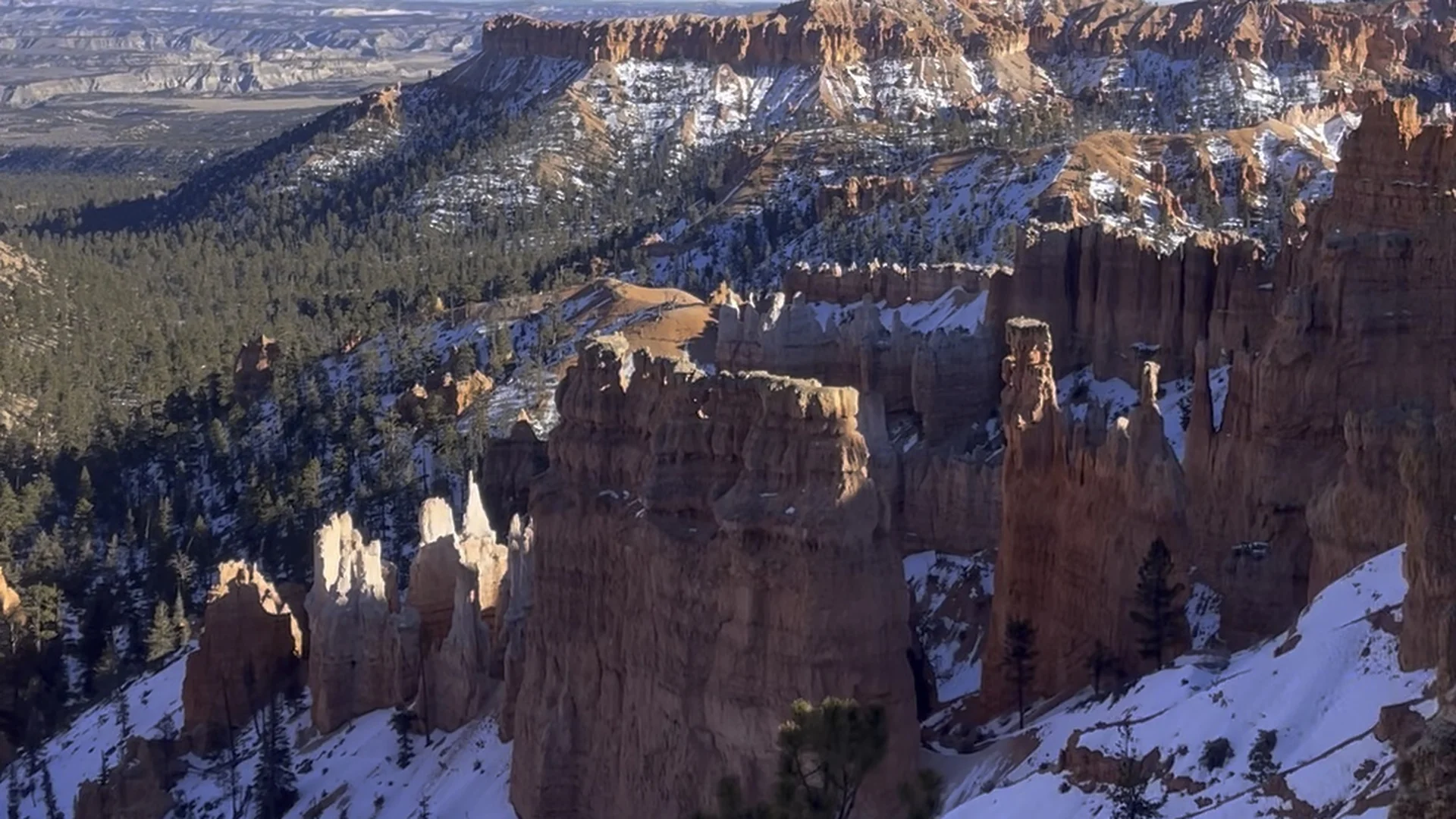 Bryce Canyon in inverno: cosa vedere in un giorno con la neve, i sentieri aperti e quanto fa freddo