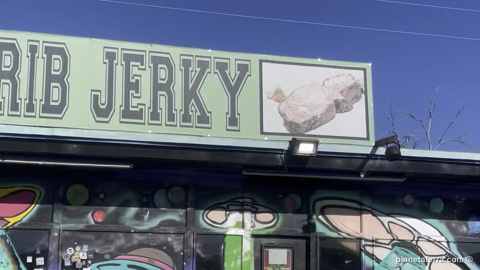 Un negozio di jerky, la carne secca, sulla strada per Moab nello Utah, a febbraio 2022