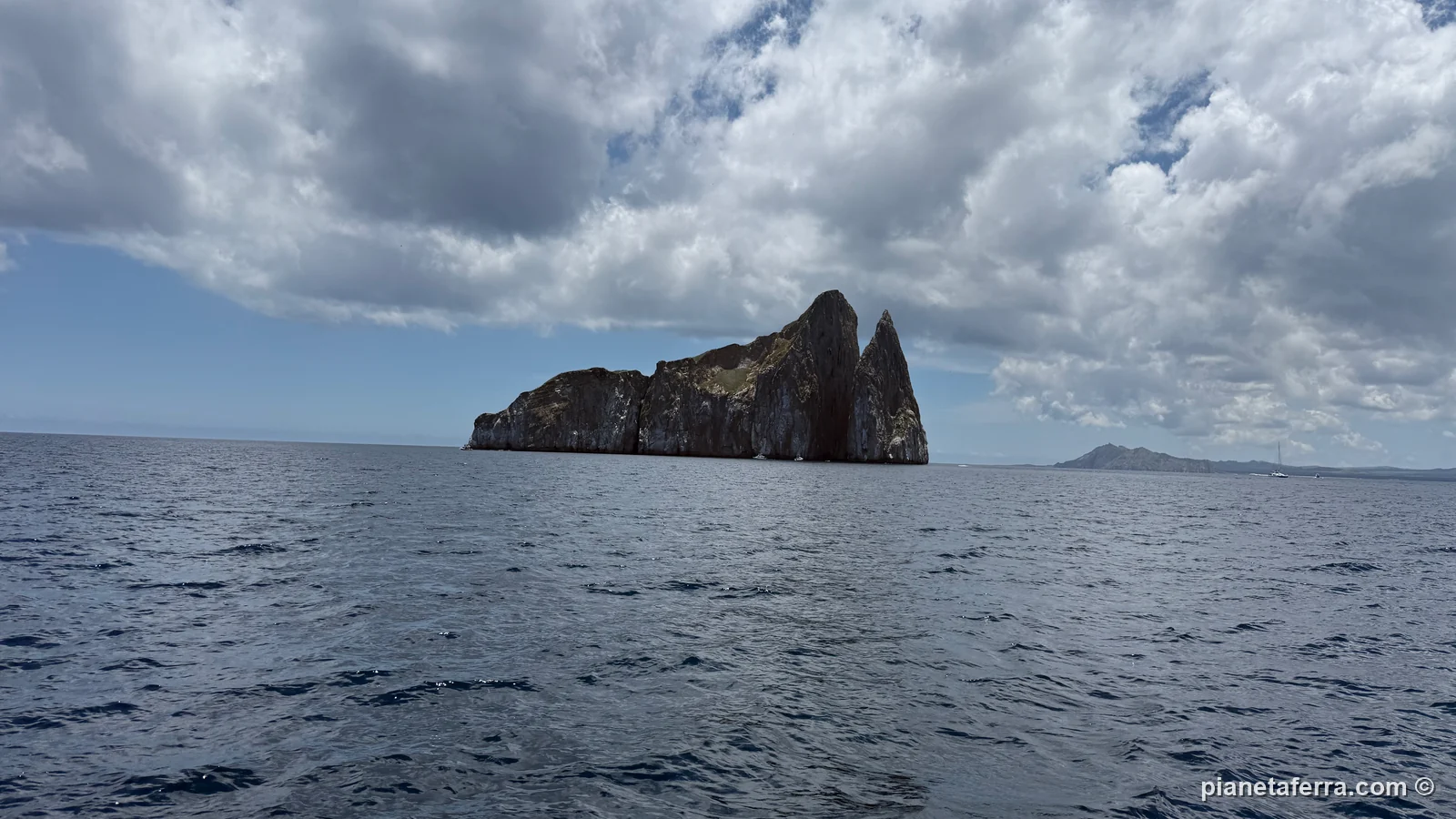 Kicker Rock, il León Dormido, nell'oceano davanti a San Cristóbal, nel 2026