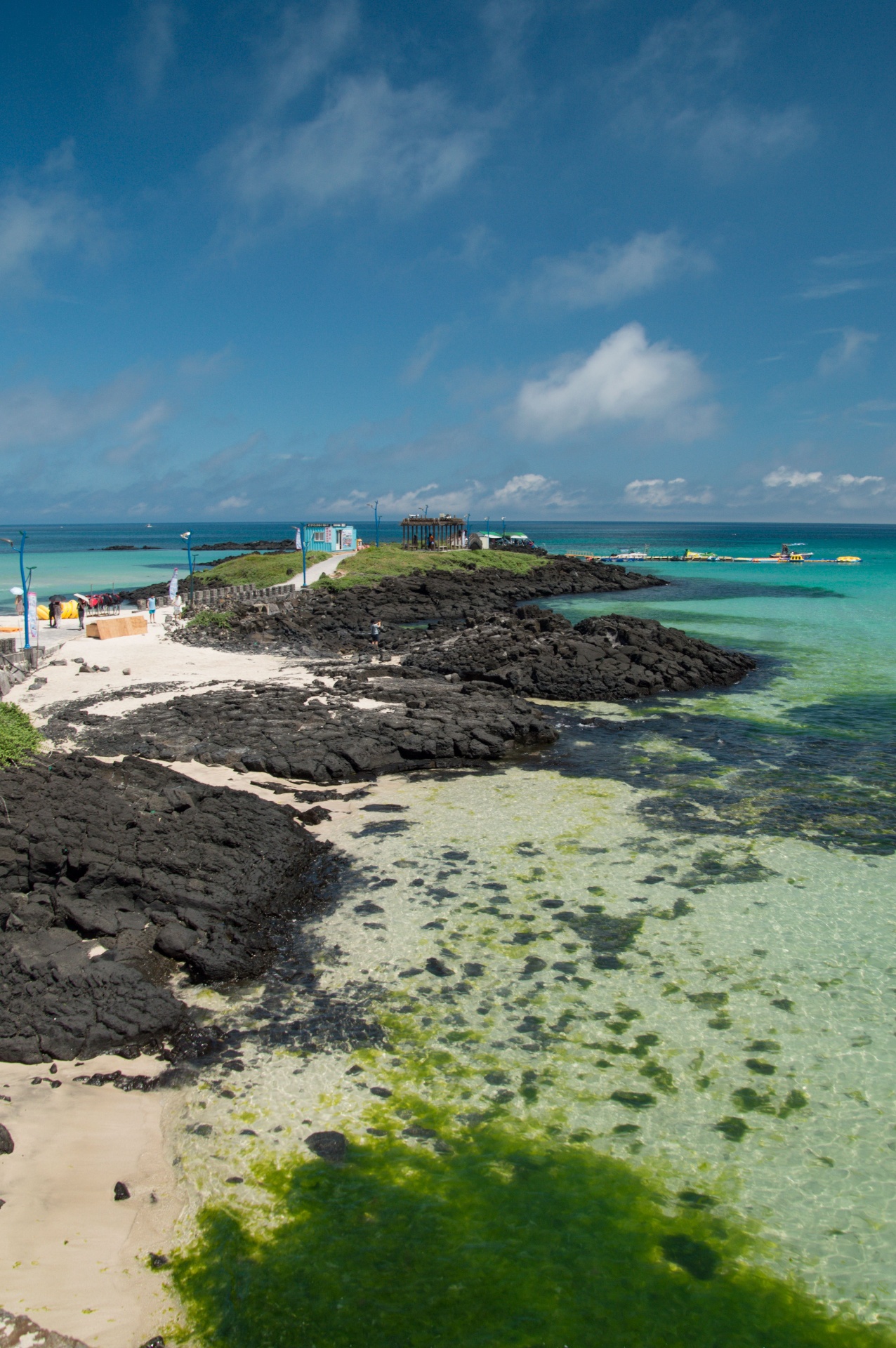 L'isola di Udo davanti a Jeju, con rocce vulcaniche e acqua turchese