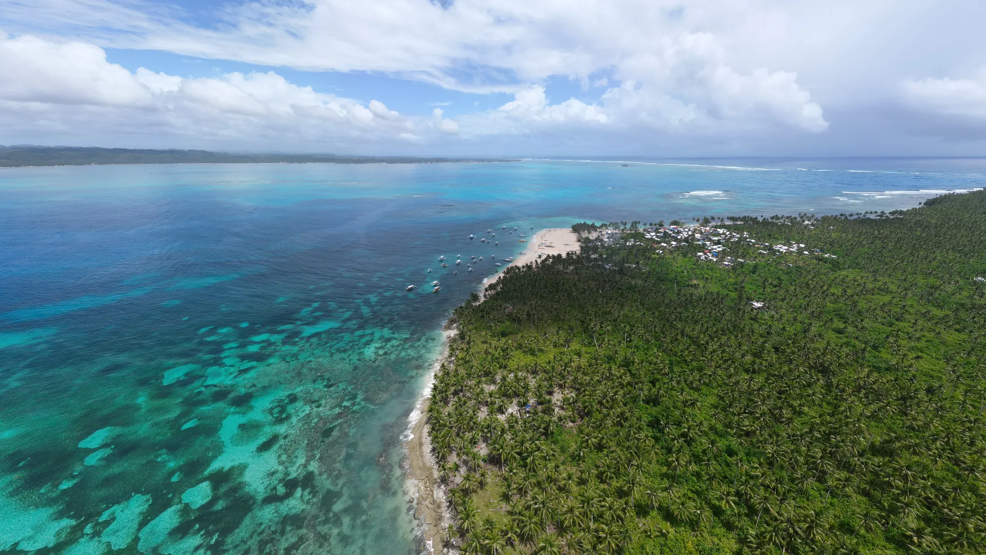 Siargao, Filippine: cosa fare tra surf, island hopping e giro dell'isola in scooter