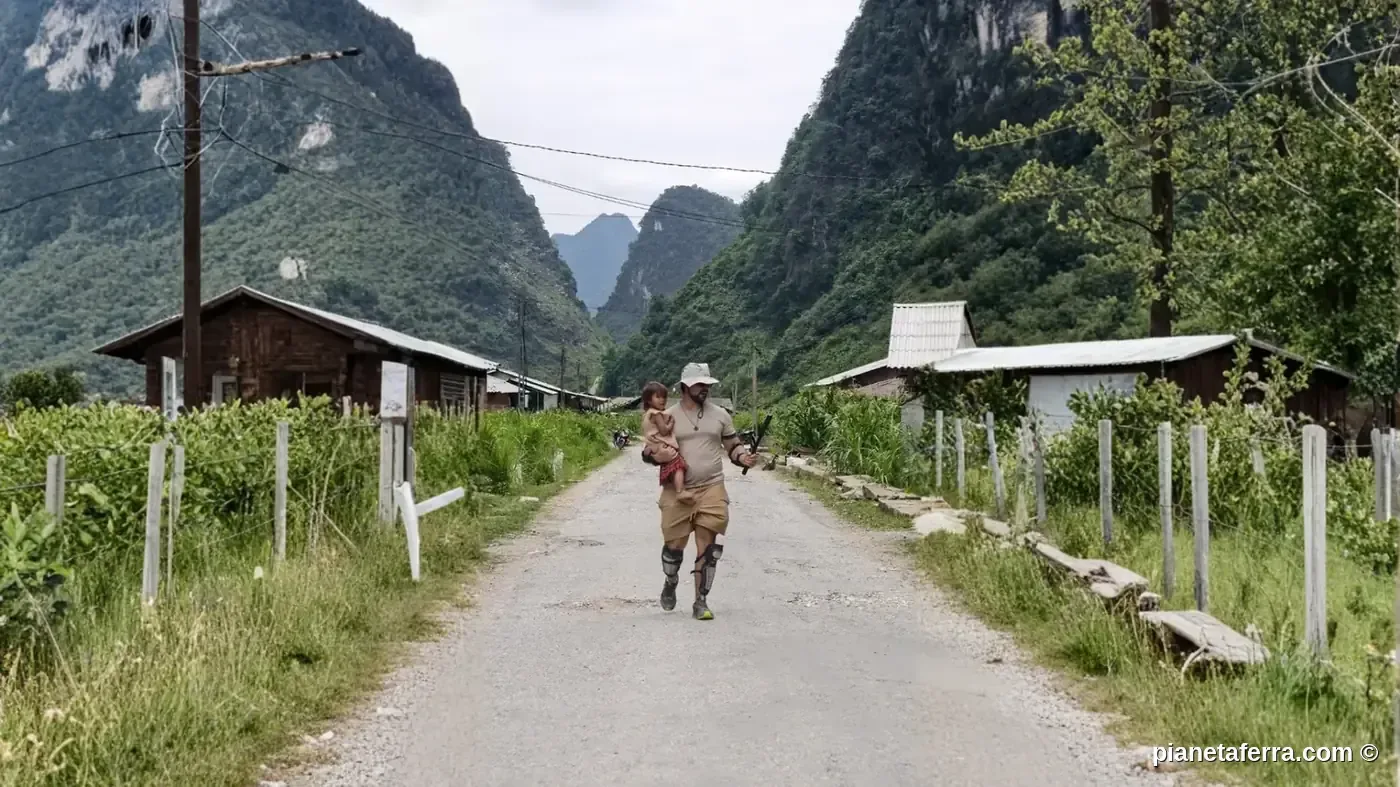 Trekking in un villaggio di Ha Giang, nel nord del Vietnam