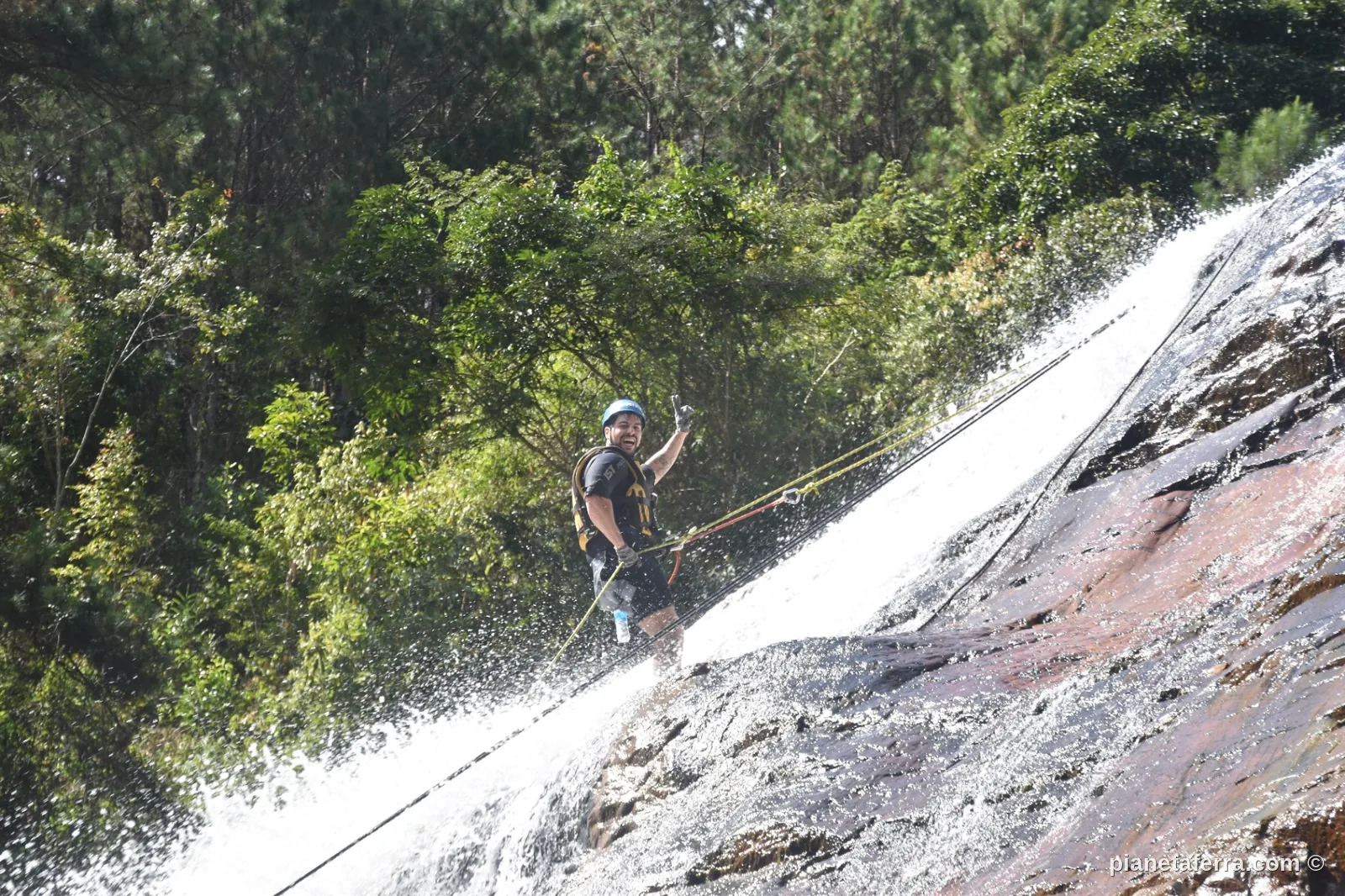Canyoning a Da Lat con calata in corda doppia su cascata, altopiani del Vietnam